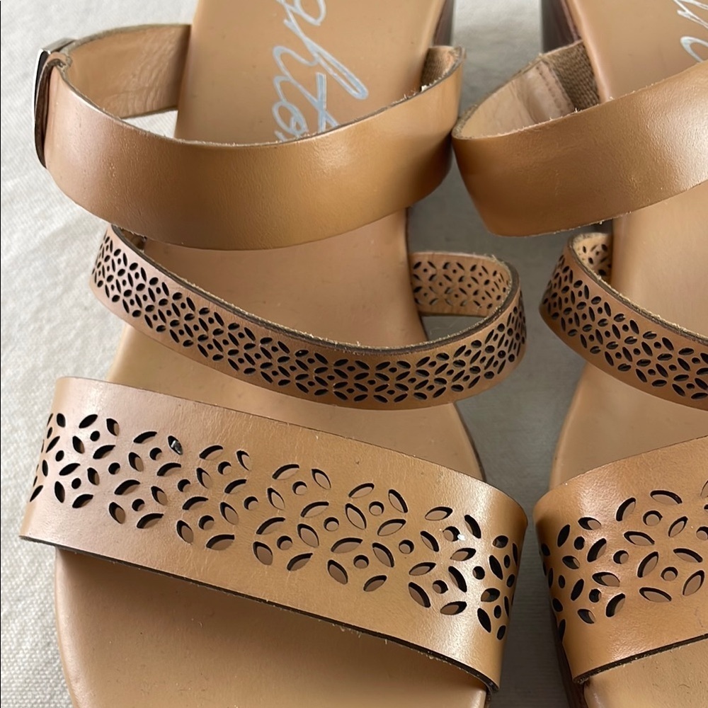 Brighton Happy Women's Brown Cutout Wedge Sandals Size 7 - Picture 4 of 8